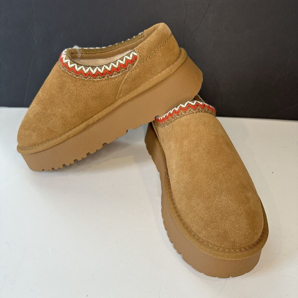 NWT Cushionaire Kabuki Genuine Suede Platform Mule Women's 8 Chestnut Faux